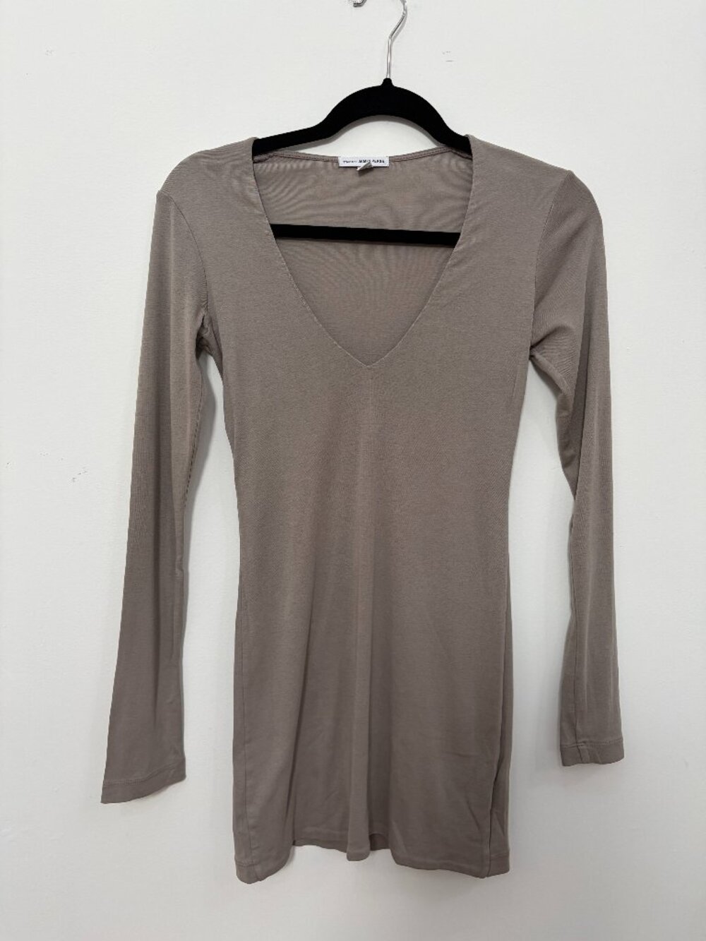 2000s James Perse Taupe Vneck Top